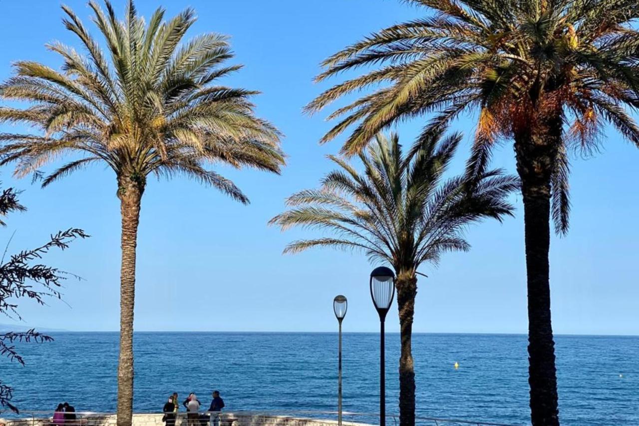 Fully Equipped Beachfront Studio In The Heart Of The City Center Bd Leclerc أنتيب المظهر الخارجي الصورة