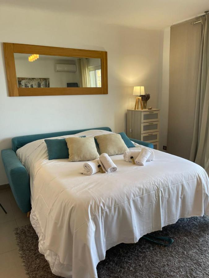 Fully Equipped Beachfront Studio In The Heart Of The City Center Bd Leclerc أنتيب المظهر الخارجي الصورة