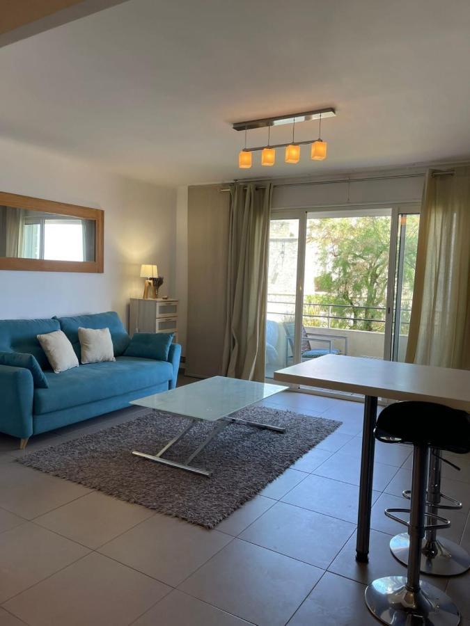 Fully Equipped Beachfront Studio In The Heart Of The City Center Bd Leclerc أنتيب المظهر الخارجي الصورة