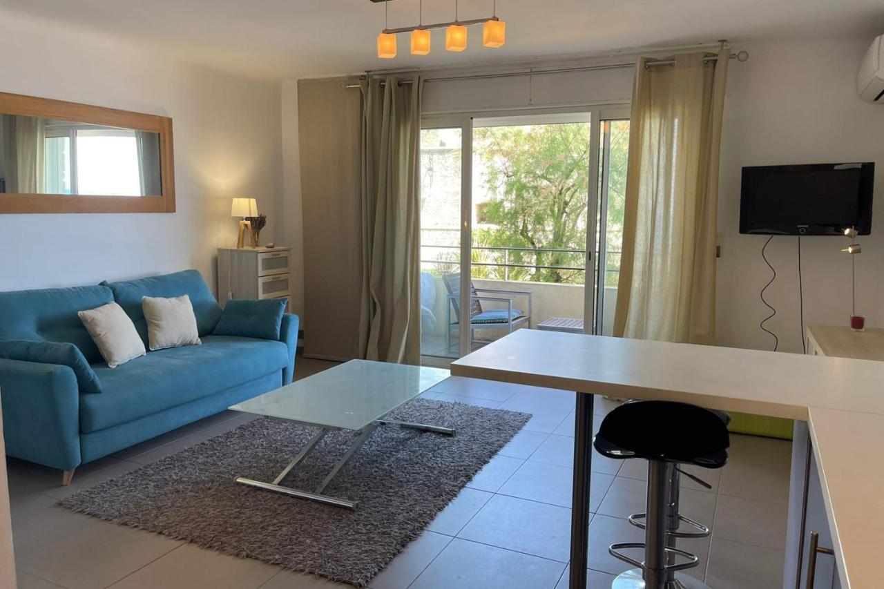 Fully Equipped Beachfront Studio In The Heart Of The City Center Bd Leclerc أنتيب المظهر الخارجي الصورة