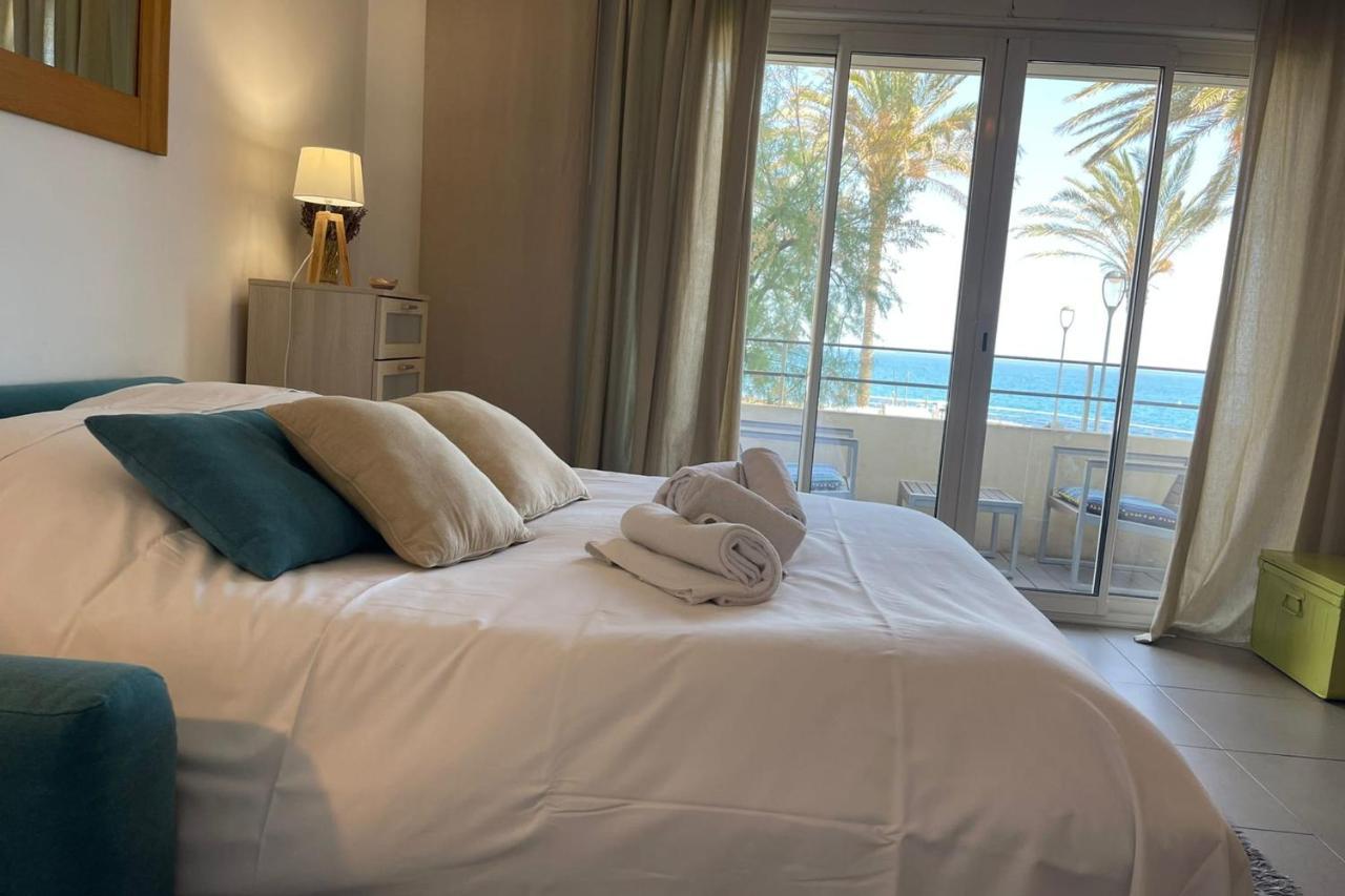 Fully Equipped Beachfront Studio In The Heart Of The City Center Bd Leclerc أنتيب المظهر الخارجي الصورة